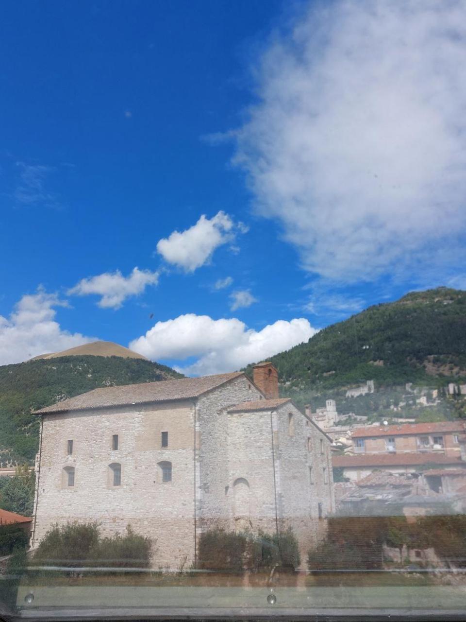 Affittacamere Via Carducci Gubbio Exterior foto